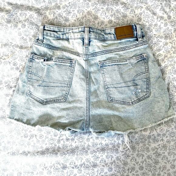 American Eagle Distressed Denim Shorts Light Wash Sz 0 - Picture 2 of 7